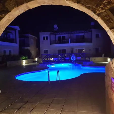 Charming 2 Bed. Ap. With Swimming Pool