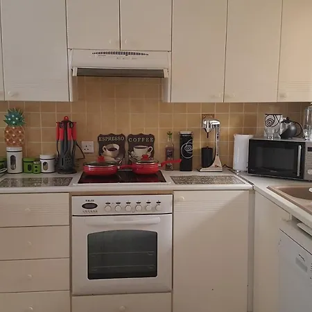 Apartment Charming 2 Bed. Ap. With Swimming Pool *