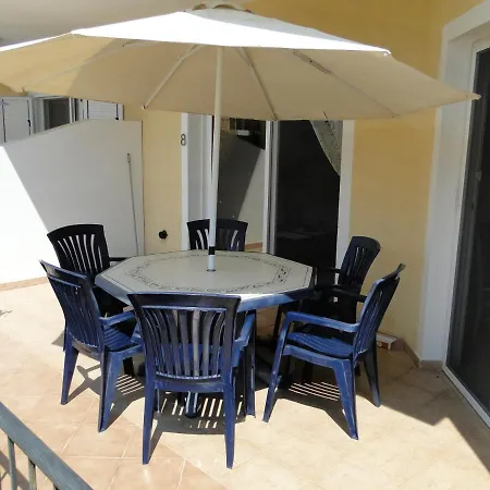 Charming 2 Bed. Ap. With Swimming Pool Daire