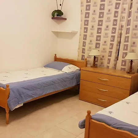 아파트 Charming 2 Bed. Ap. With Swimming Pool 파포스