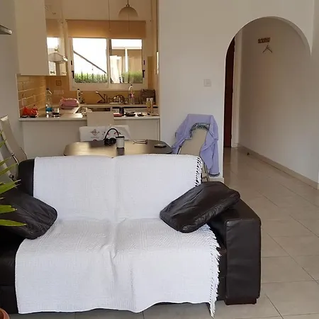 Charming 2 Bed. Ap. With Swimming Pool * 파포스