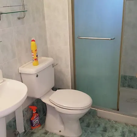Charming 2 Bed. Ap. With Swimming Pool 파포스